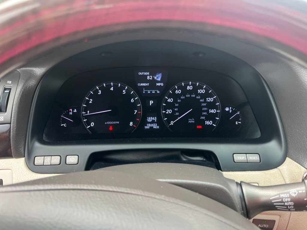 Used 2007 Starfire Pearl Lexus LWB image 14