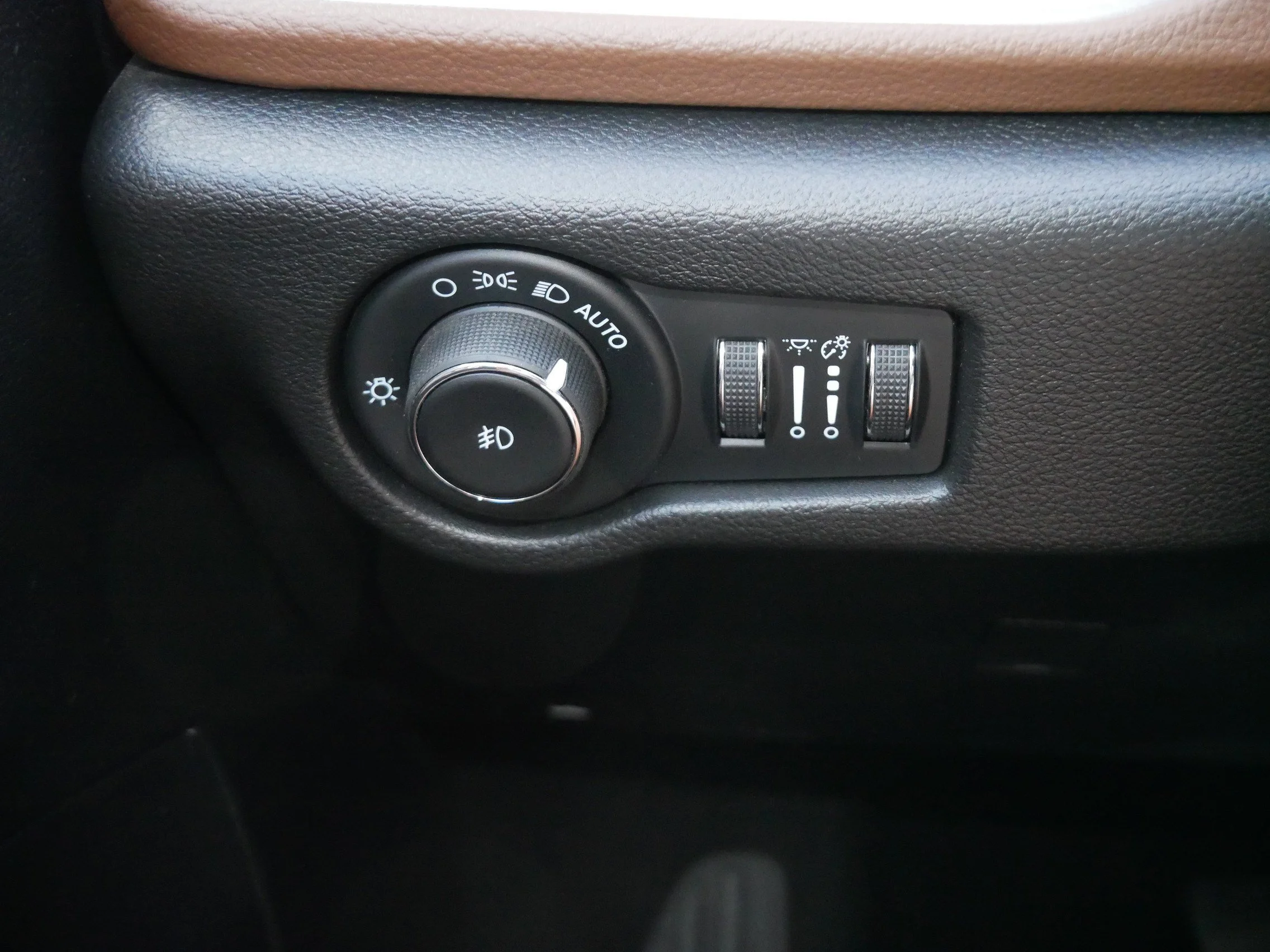 Used 2021 Velvet Red Pearlcoat Chrysler Limited image 26