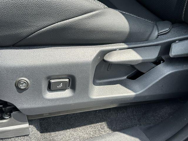 Certified Used 2025 BLACK Toyota  image 21