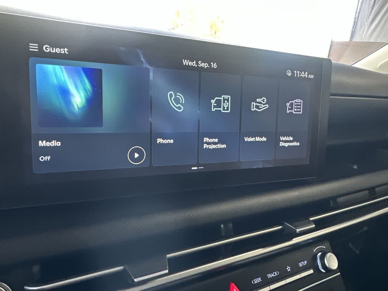 2025 Hyundai Tucson SE - Photo 18
