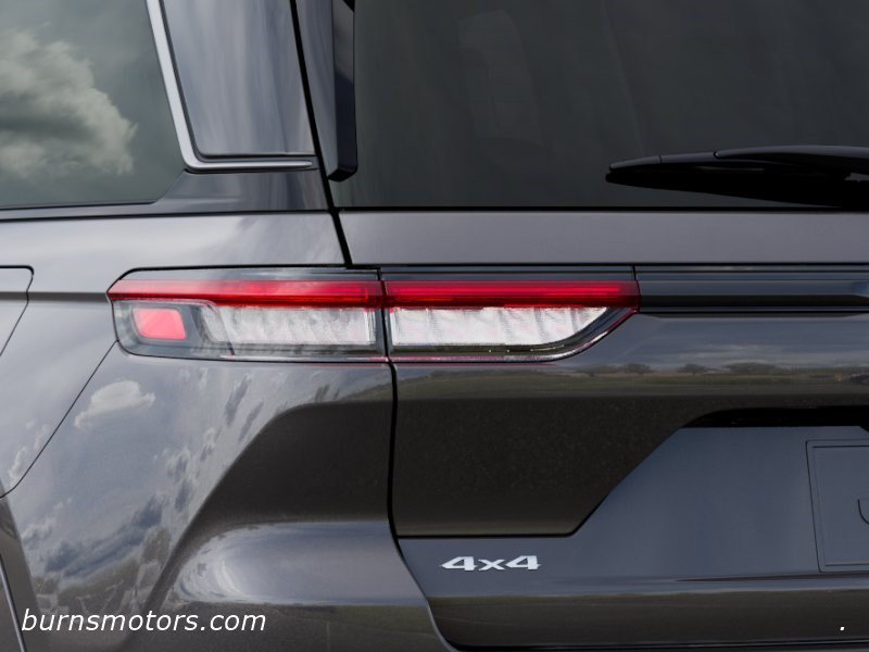 New 2026 Baltic Gray Metallic Clear-Coat Exterior Paint Jeep Limited Reserve BLACKOUT image 9