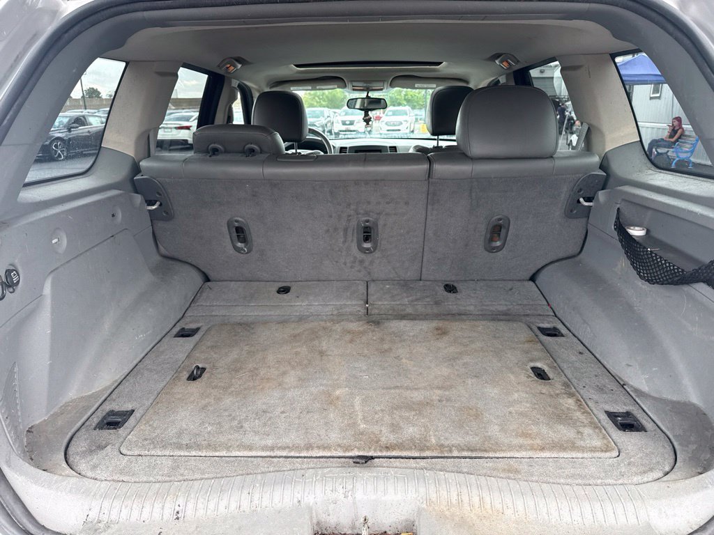 Used 2005 Silver Jeep Laredo image 13