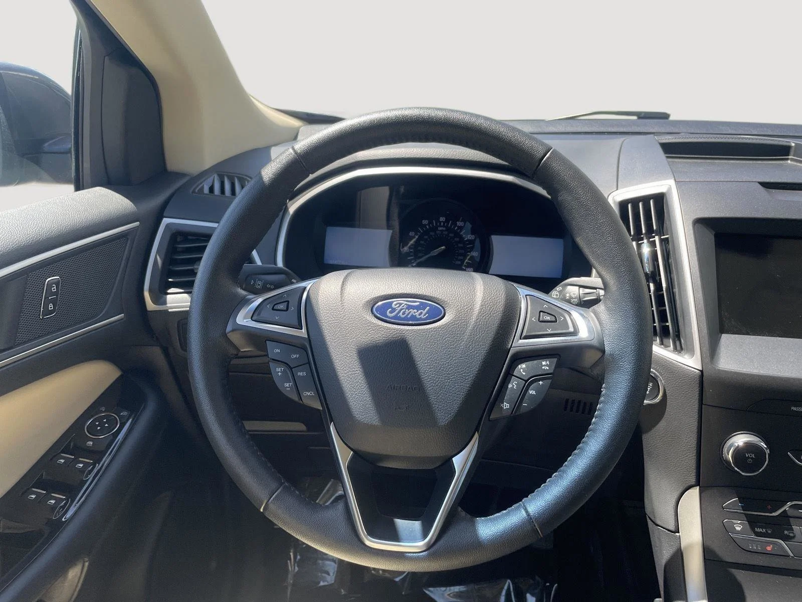 Used 2020 Magnetic Ford SEL image 24