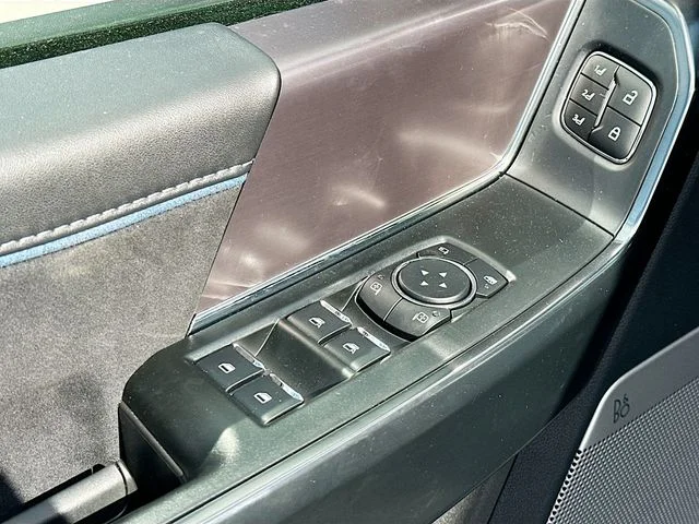 New 2025 White Metallic Ford Platinum image 13