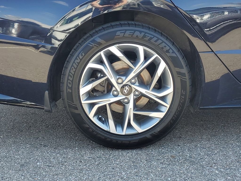 Used 2023 Carbon Blue Hyundai SEL image 5