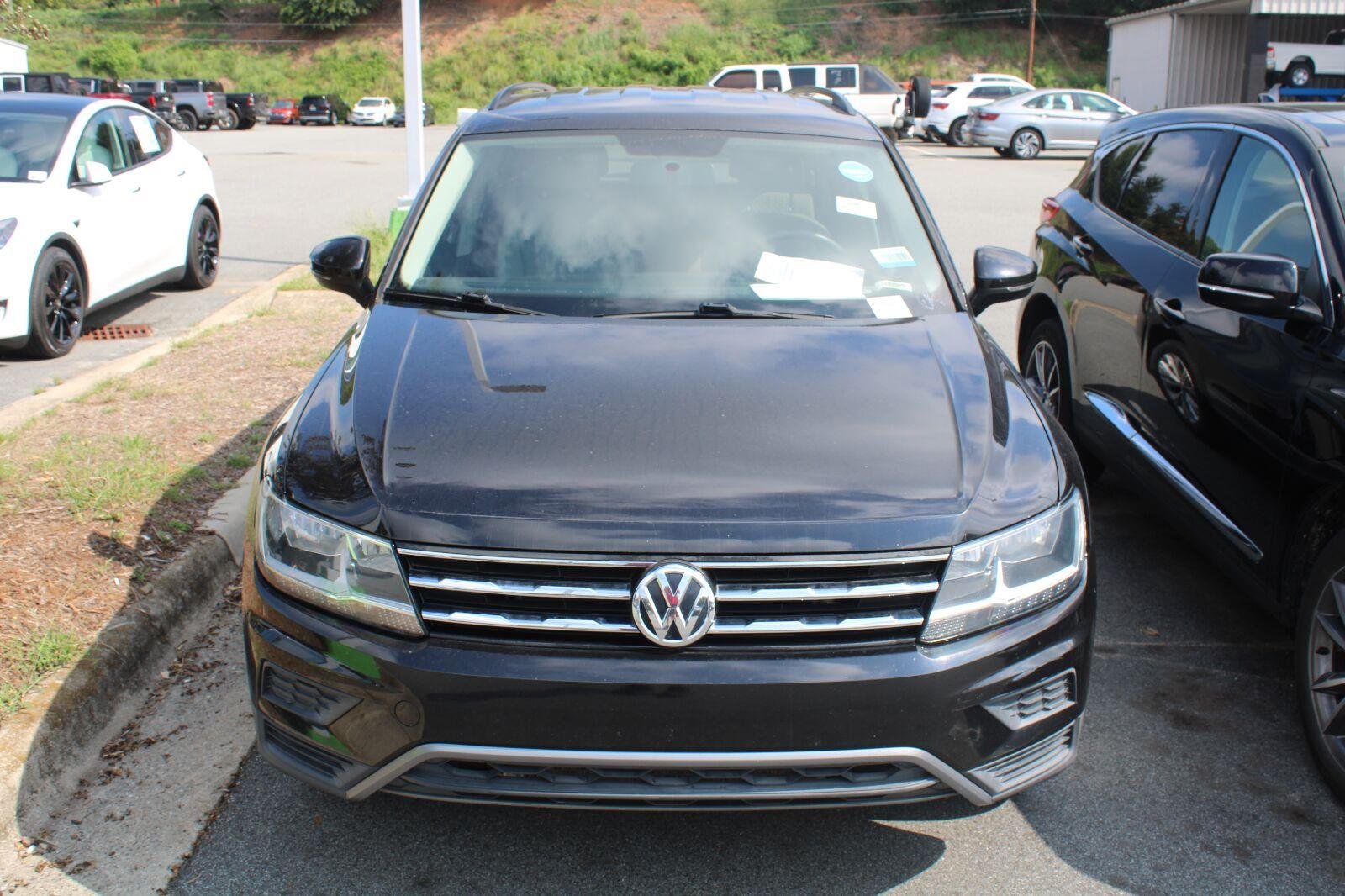 Used 2018 Deep Black Pearl Metallic Volkswagen S image 2