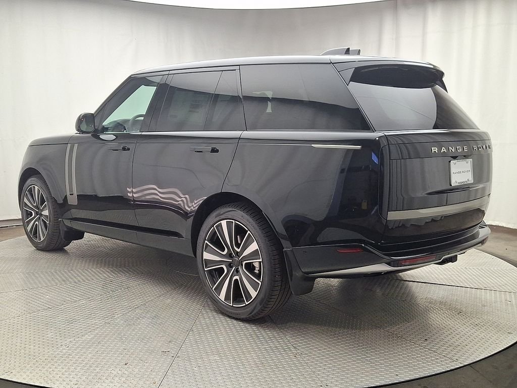 New 2026 Santorini Black Land Rover SE image 4