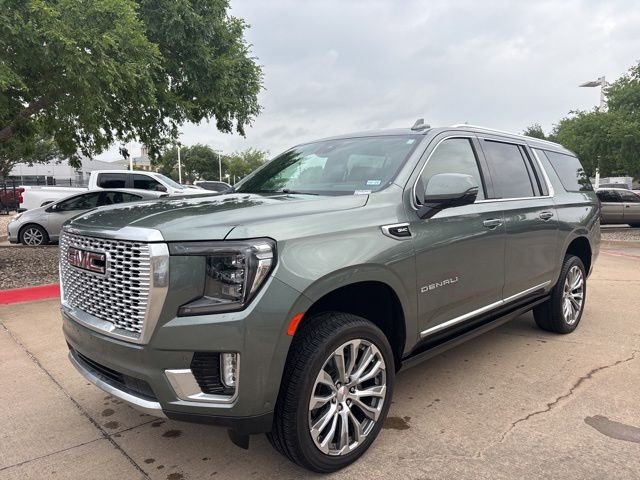 2023 GMC Yukon Denali AWD's photo