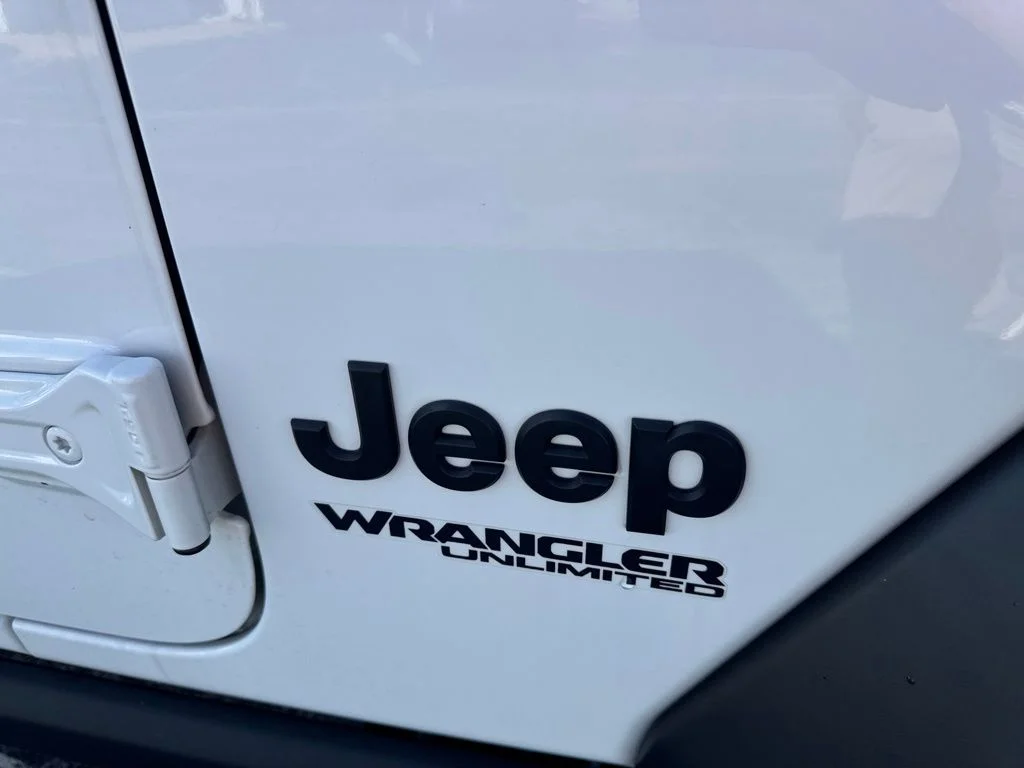 Used 2022 White Jeep Unlimited Willys image 39
