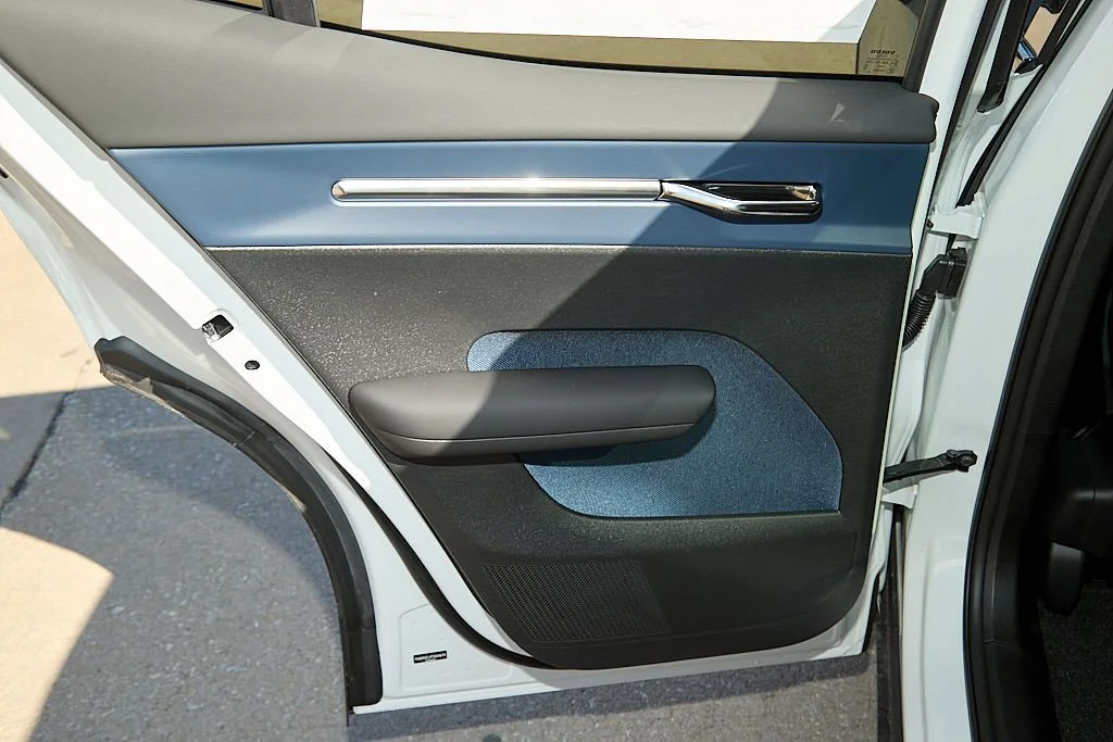 New 2026 Crystal White Volvo Ultra image 17