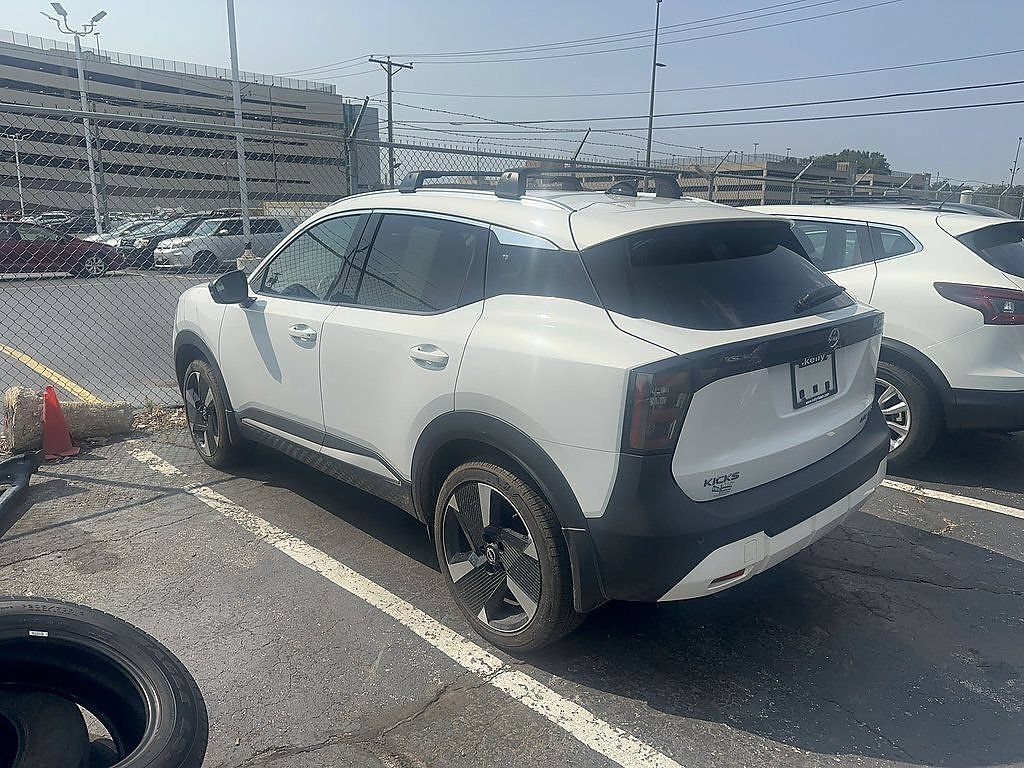 Used 2026 Aspen White TriCoat Nissan SR image 5
