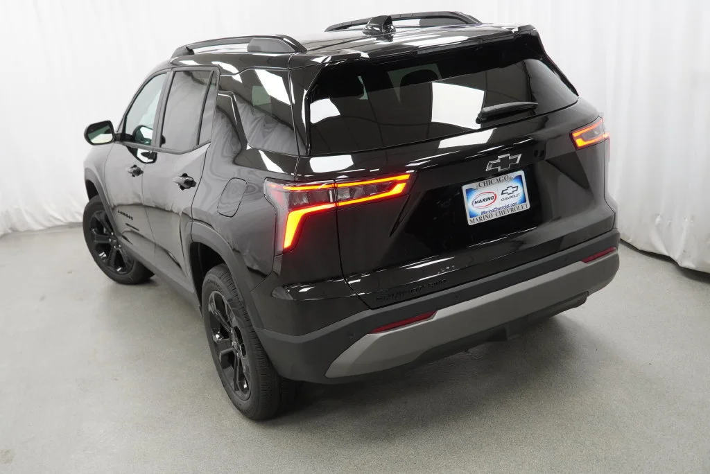 New 2027 Mosaic Black Metallic Chevrolet LT image 36