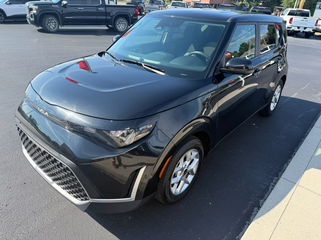 Used 2024 Black Kia LX image 1