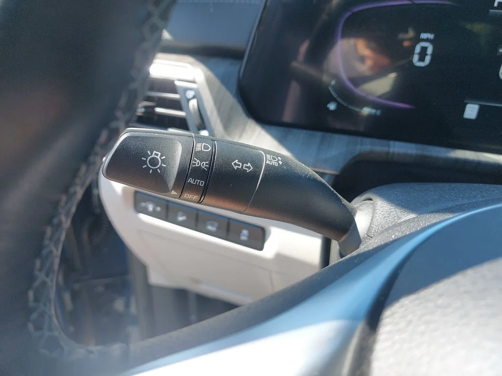 Used 2023 Black Kia EX image 25