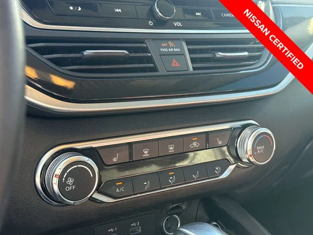Used 2024 Red Nissan 2.5 SR image 18