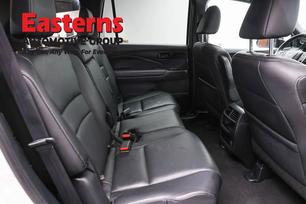 Used 2023 White Honda EX-L image 24