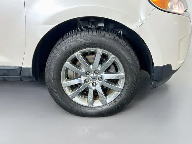 Used 2014 White Ford SEL image 37