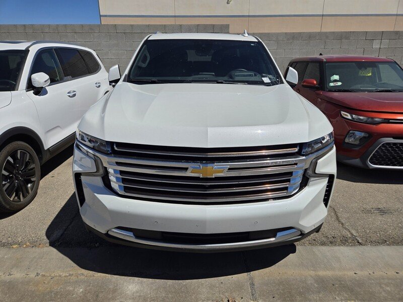 Used 2023 Beige Chevrolet High Country image 3