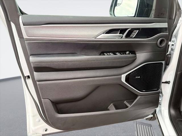 New 2026 Bright White Clearcoat Jeep Grand Wagoneer image 17
