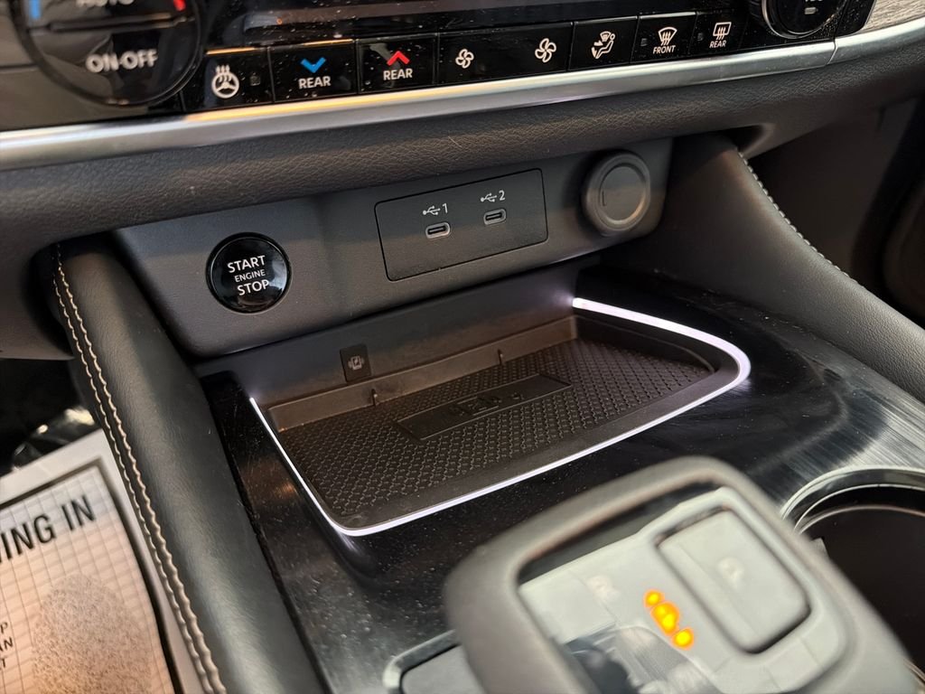 Used 2025 Gray Nissan Platinum image 25