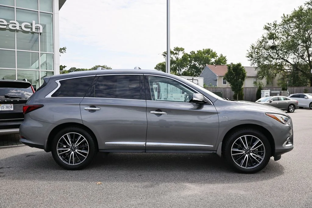 Used 2019 Graphite Shadow INFINITI LUXE image 4