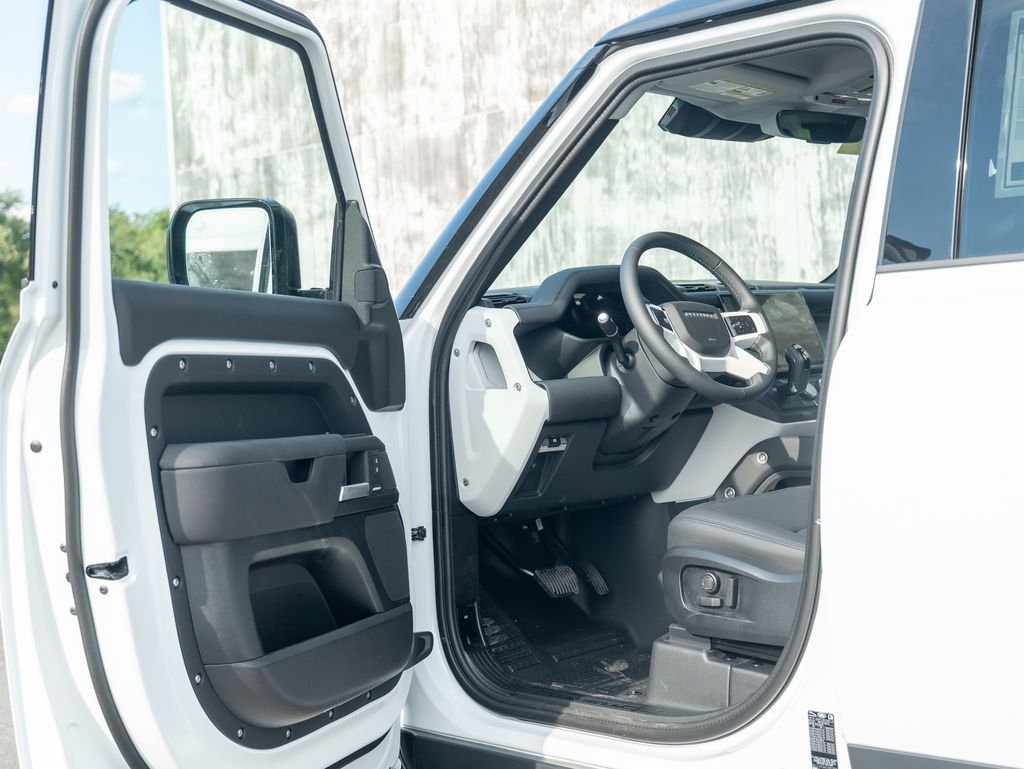 New 2026 Fuji White Land Rover S image 10