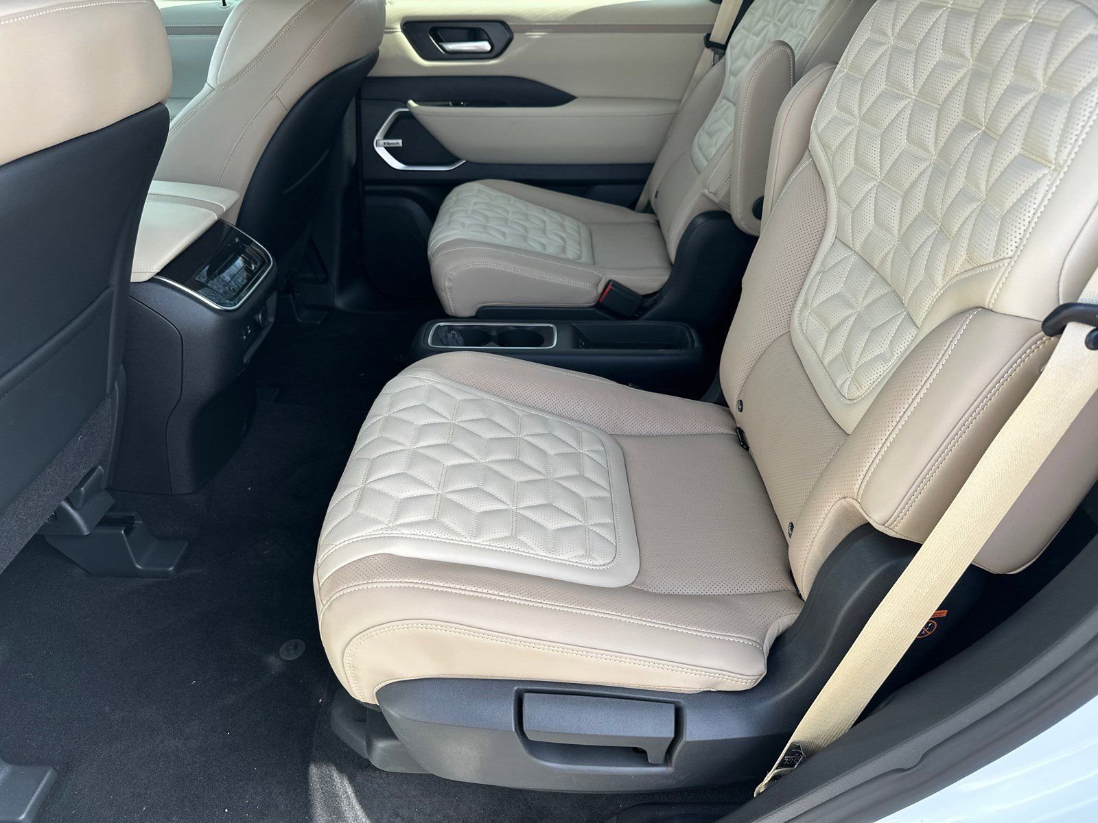 New 2026 White Nissan Platinum Reserve image 23