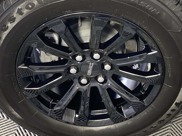 Used 2022 White GMC Elevation Standard image 24
