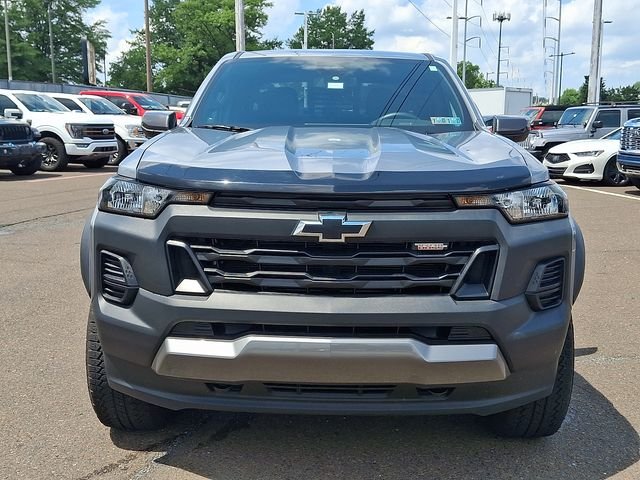 Used 2025 Gray Chevrolet Trail Boss image 2