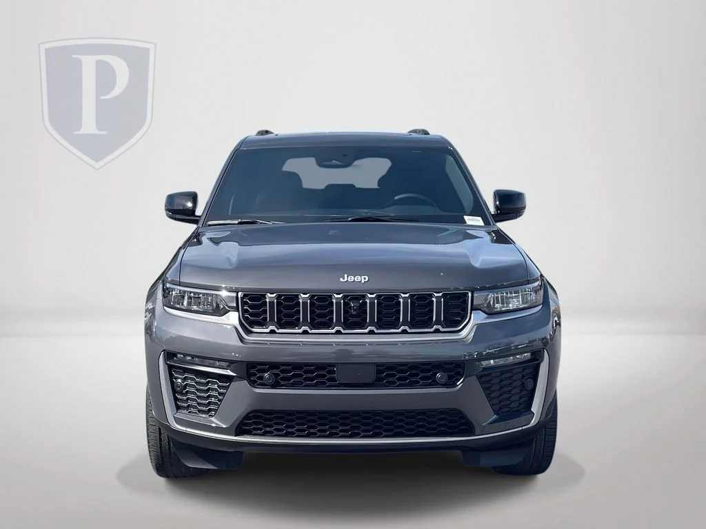 New 2026 Baltic Gray Metallic Clear-Coat Exterior Paint Jeep Limited image 3