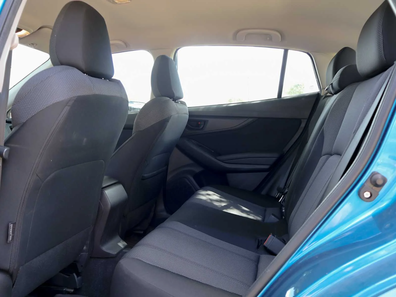 Used 2017 Island Blue Pearl Subaru  image 25