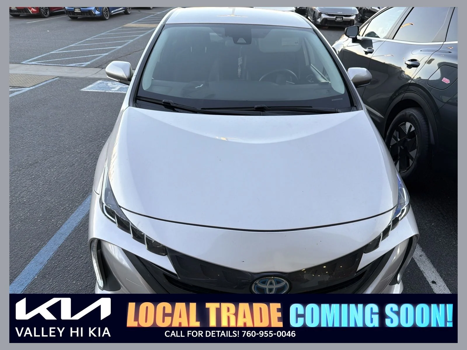 Used 2022 Titanium Glow Toyota XLE image 1