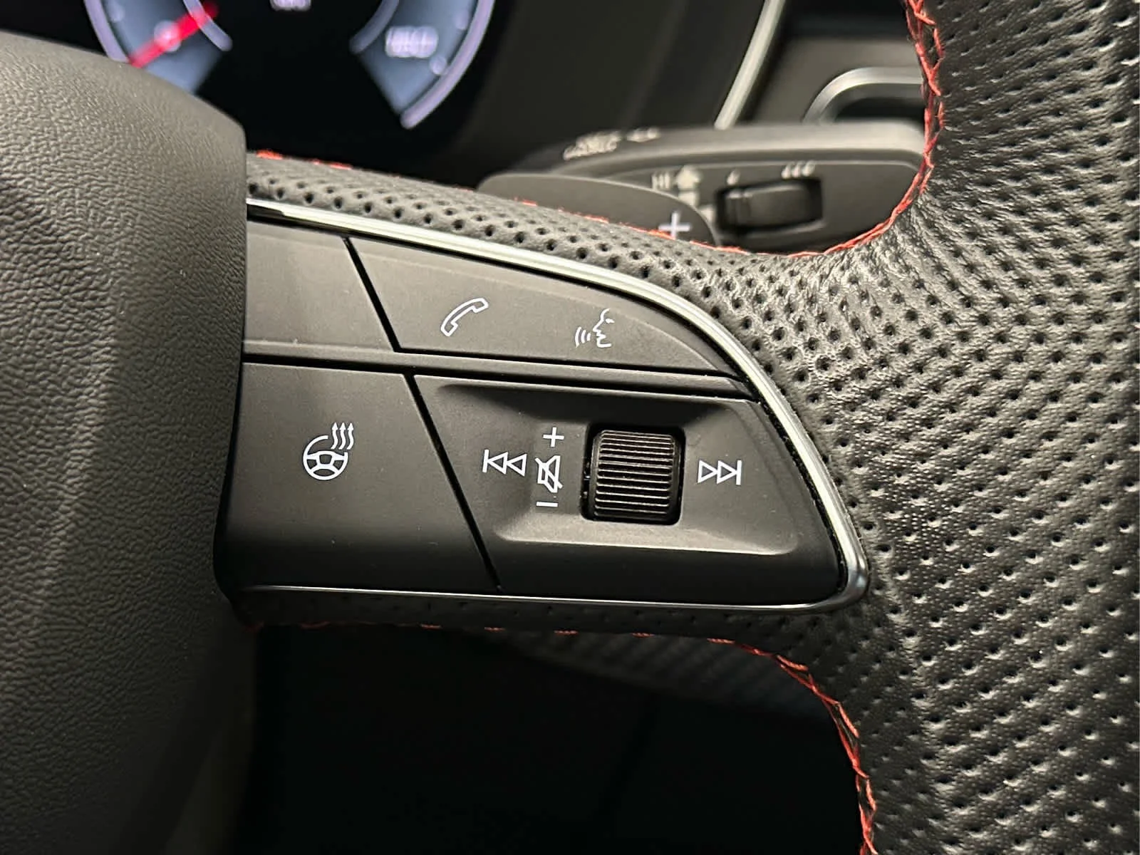 Used 2023 Mythos Black Metallic Audi Premium Plus image 26