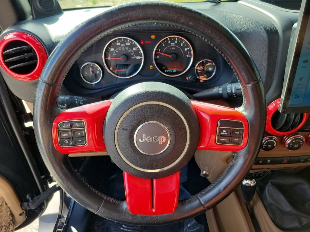Used 2013 Black Jeep Sahara image 20