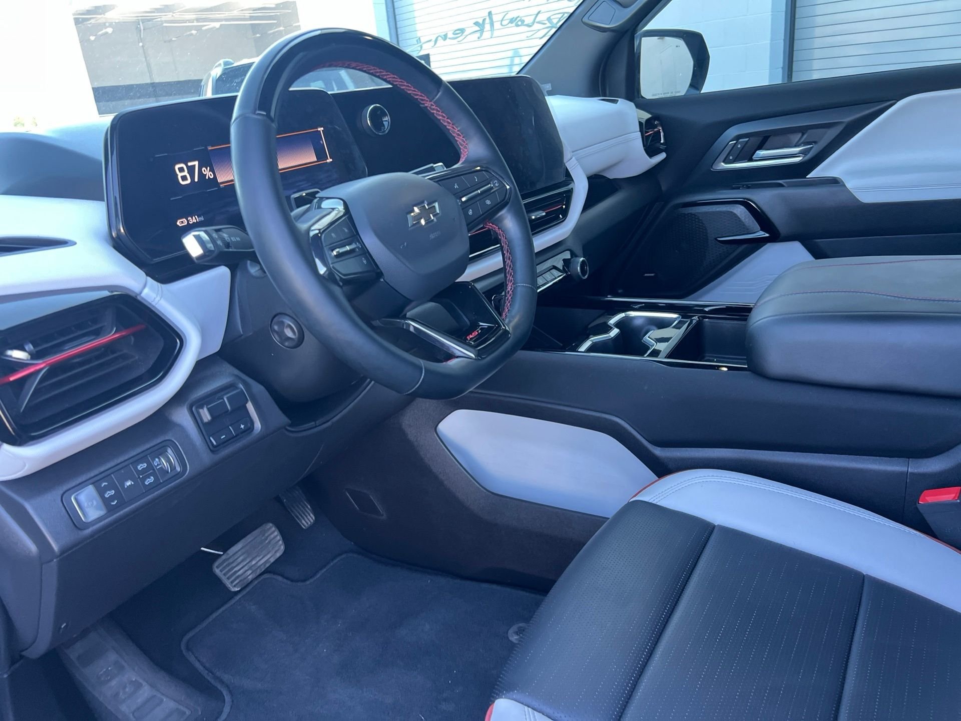 Used 2025 Gray Chevrolet RST image 32