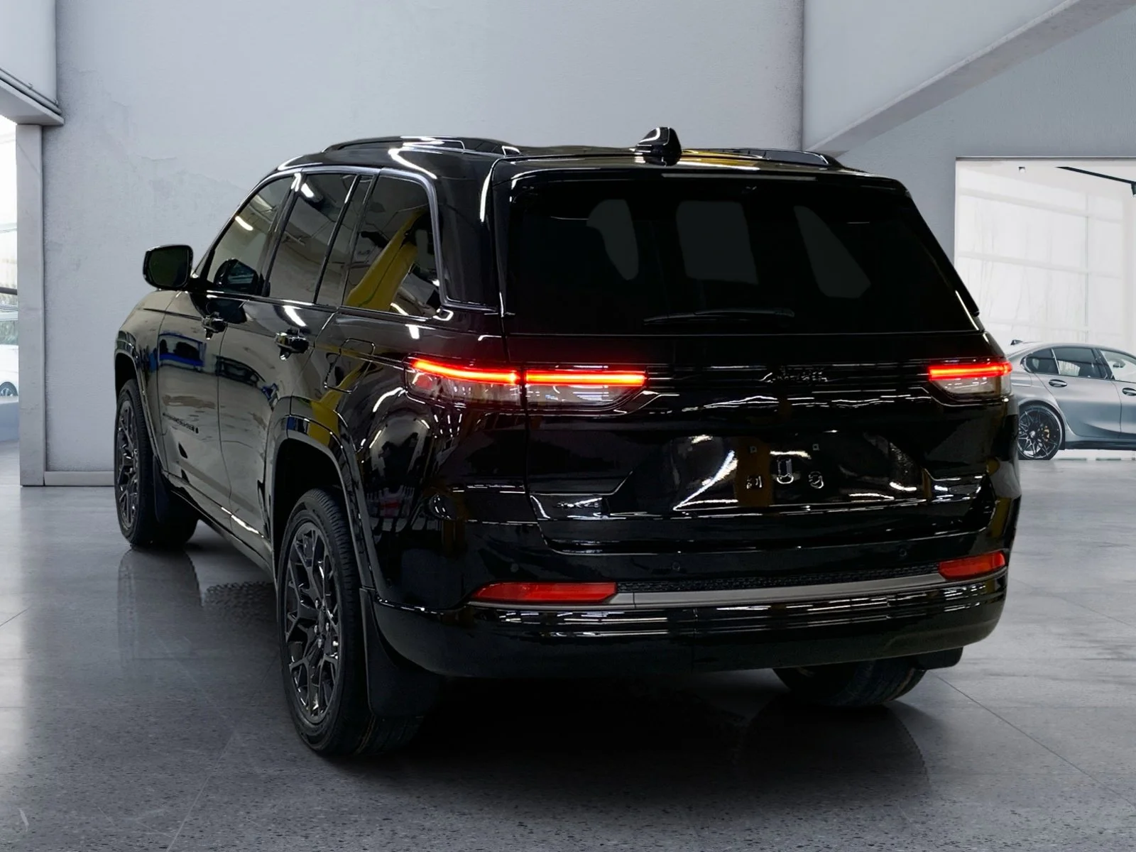 New 2026 Diamond Black Crystal Pearl Jeep Summit image 3