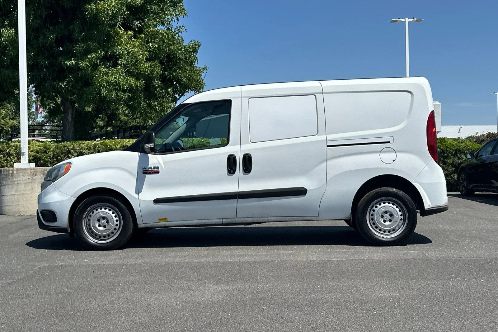 Used 2022 Bright White Ram Tradesman image 7