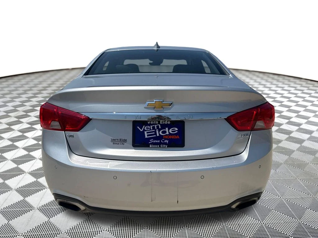 Used 2015 Silver Chevrolet LTZ image 5