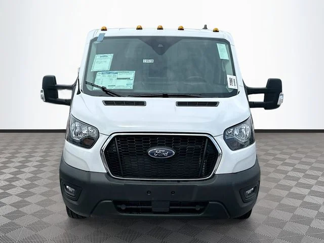 New 2025 Oxford White Ford Base image 2