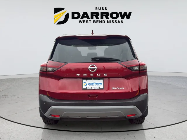 Used 2021 Red Nissan SV image 4