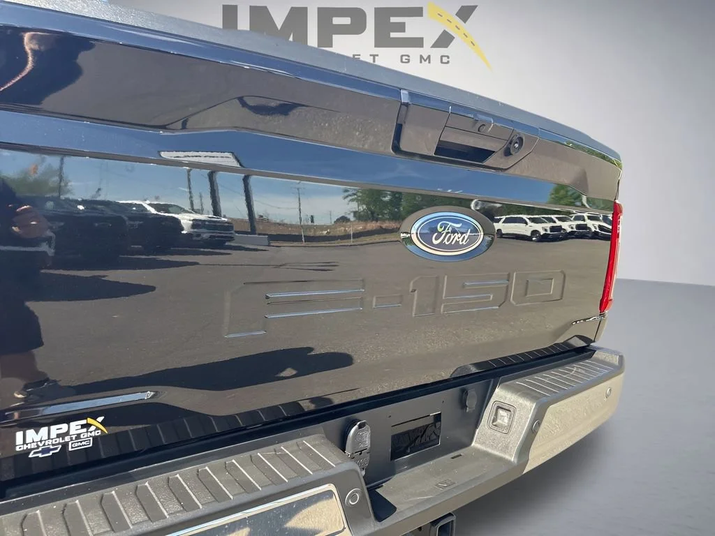 Used 2022  Ford XL image 33