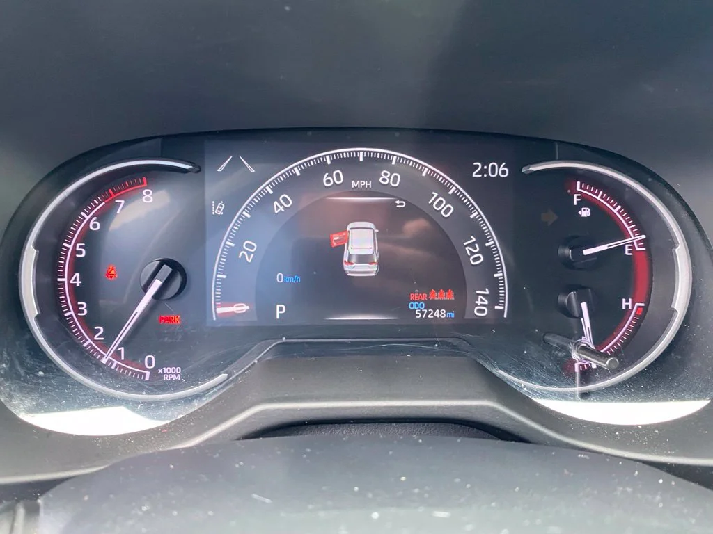 Used 2023 Black Toyota XLE Premium image 4