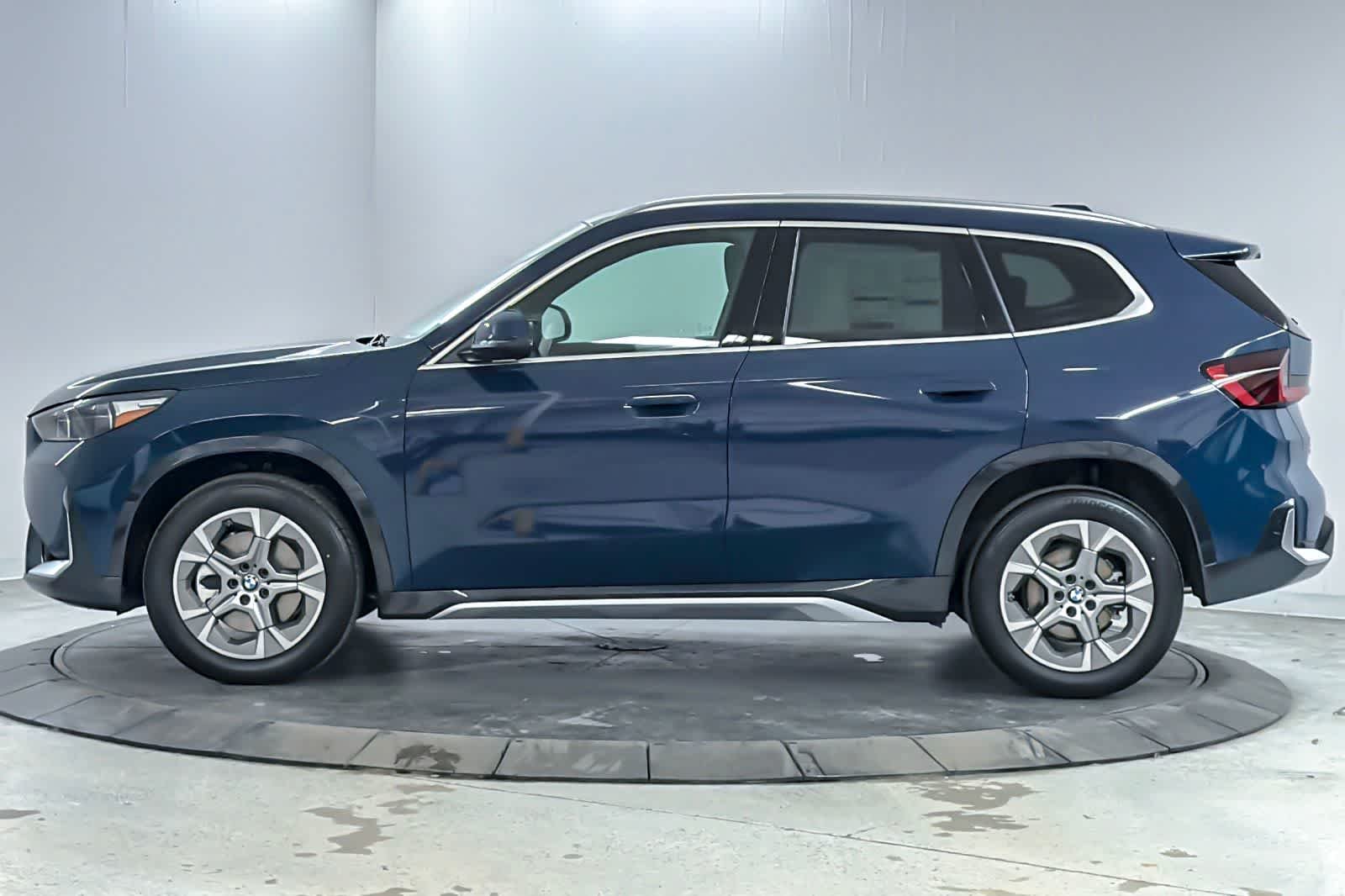 New 2026 Night Dusk Blue Metallic BMW xDrive28i image 5