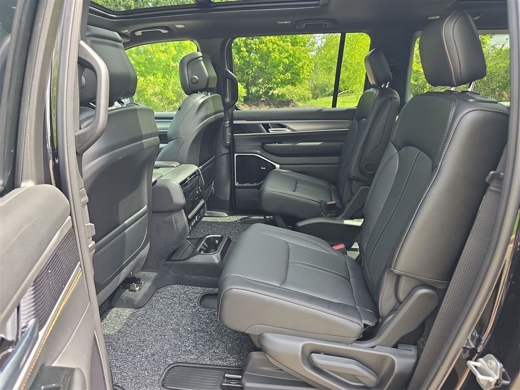 New 2026 High Gloss Black Exterior Paint Jeep  image 17