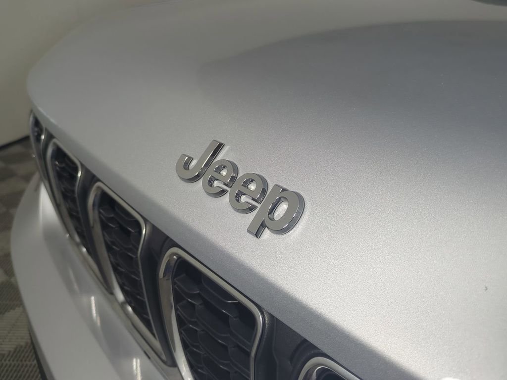 2022 Jeep Grand Cherokee L Laredo - Photo 13
