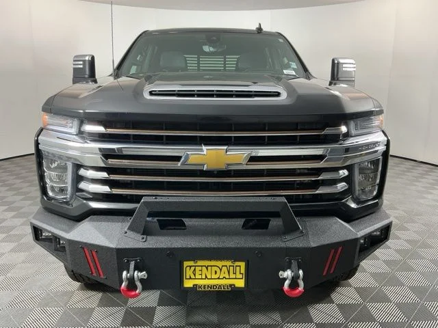 Used 2022 Black Chevrolet High Country image 2
