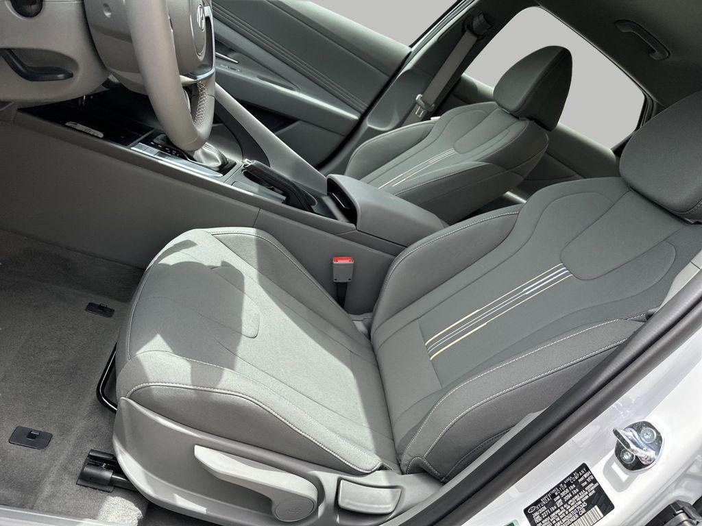 New 2026 Serenity White Hyundai SEL Sport image 9