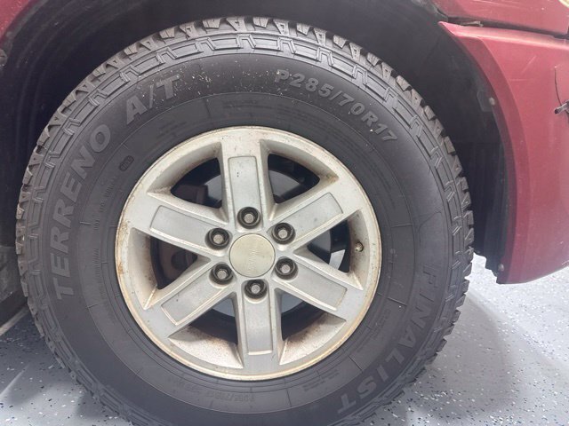 Used 2004 Red Nissan XE image 4