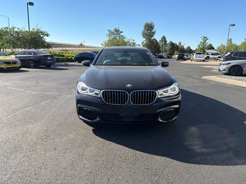 Used 2019 Carbon Black Metallic BMW 750i xDrive image 8