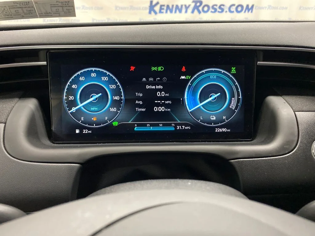Used 2023 Silver Hyundai SEL Convenience image 20